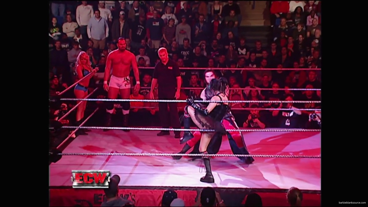 WWE_ECW_December_To_Dismember_2006_Ariel_Thorne_vs_Kelly_Knox_mp40138.jpg