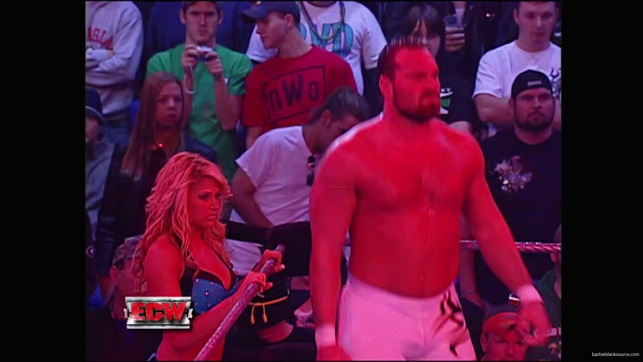 WWE_ECW_December_To_Dismember_2006_Ariel_Thorne_vs_Kelly_Knox_mp40147.jpg
