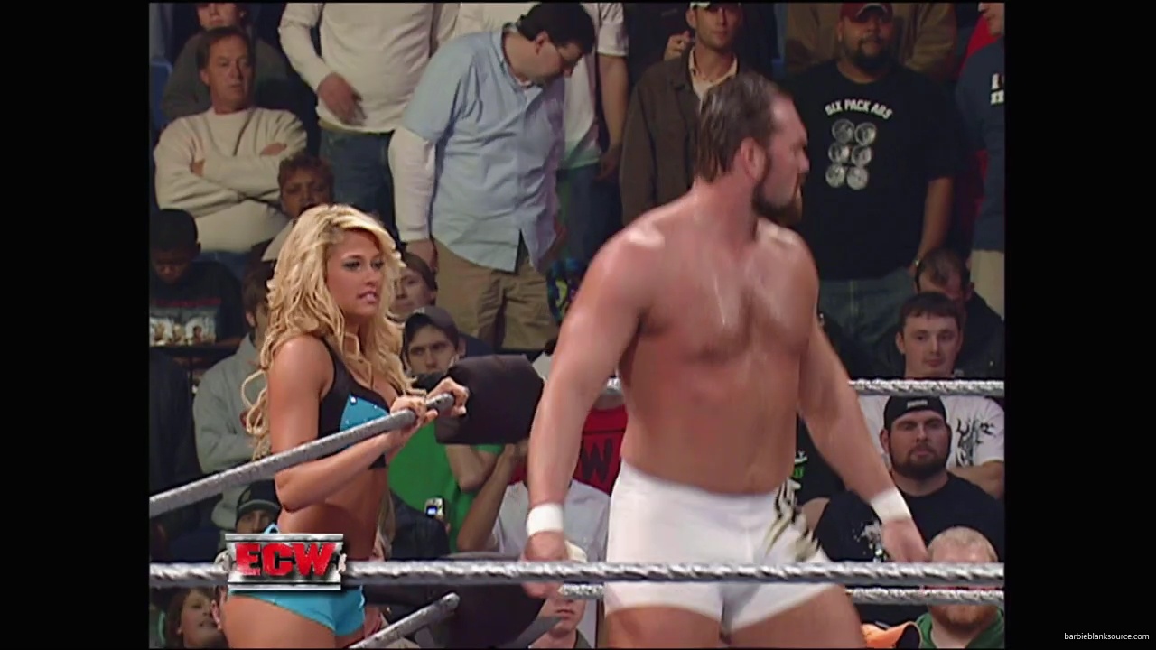 WWE_ECW_December_To_Dismember_2006_Ariel_Thorne_vs_Kelly_Knox_mp40169.jpg