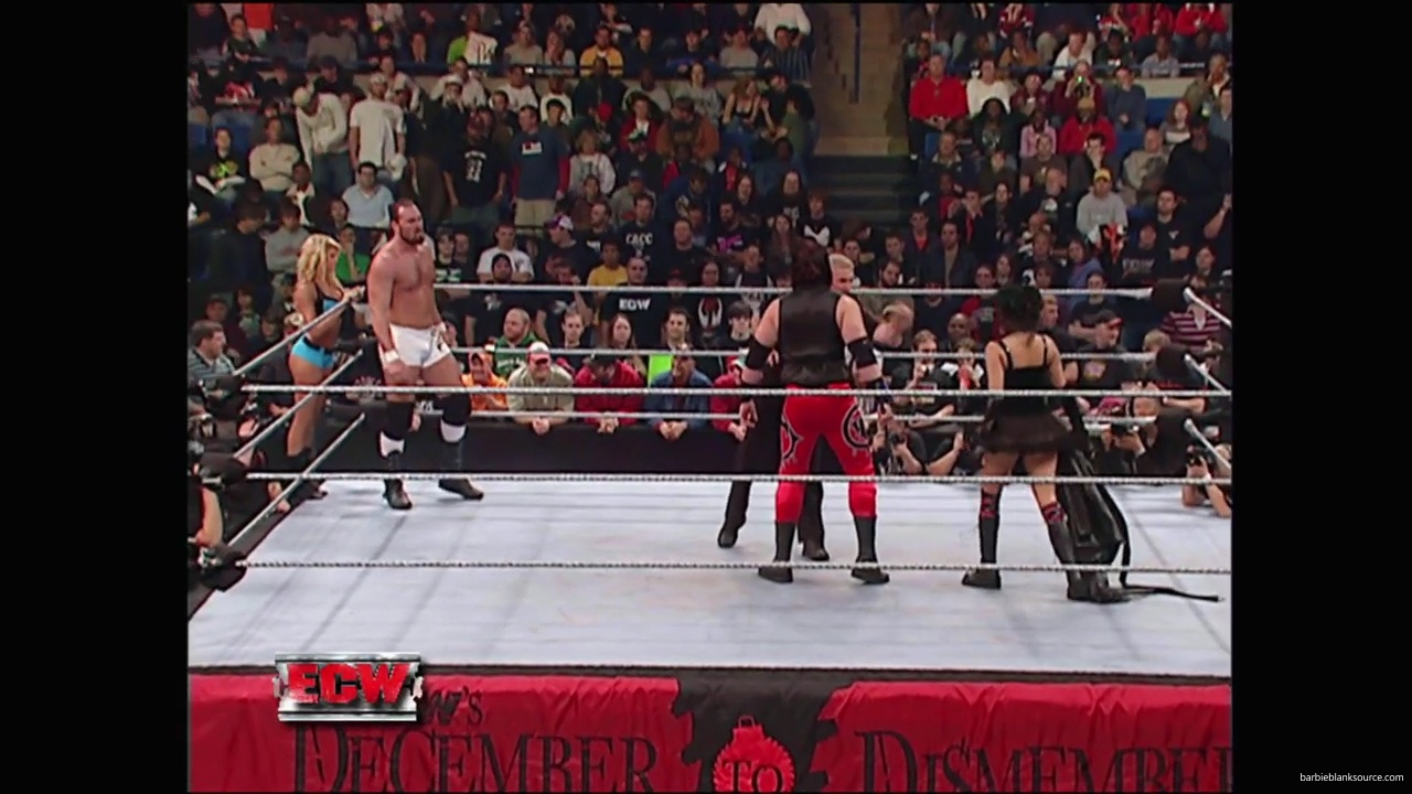 WWE_ECW_December_To_Dismember_2006_Ariel_Thorne_vs_Kelly_Knox_mp40176.jpg