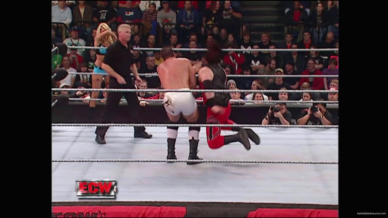 WWE_ECW_December_To_Dismember_2006_Ariel_Thorne_vs_Kelly_Knox_mp40311.jpg