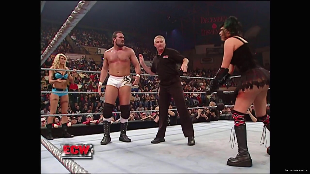 WWE_ECW_December_To_Dismember_2006_Ariel_Thorne_vs_Kelly_Knox_mp40475.jpg