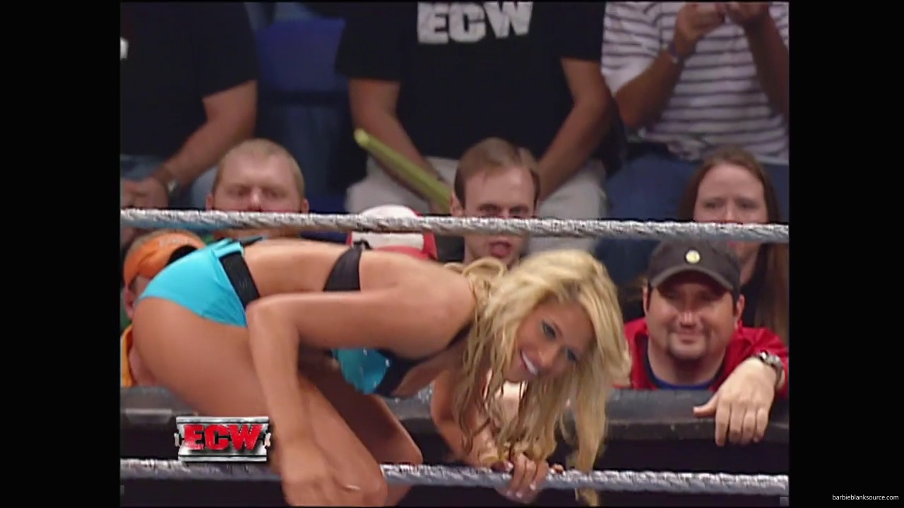 WWE_ECW_December_To_Dismember_2006_Ariel_Thorne_vs_Kelly_Knox_mp40482.jpg