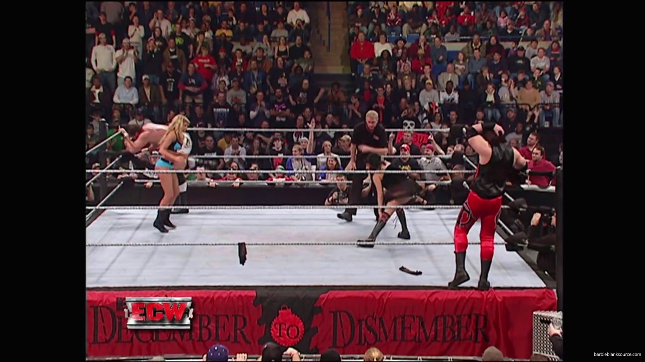 WWE_ECW_December_To_Dismember_2006_Ariel_Thorne_vs_Kelly_Knox_mp40484.jpg