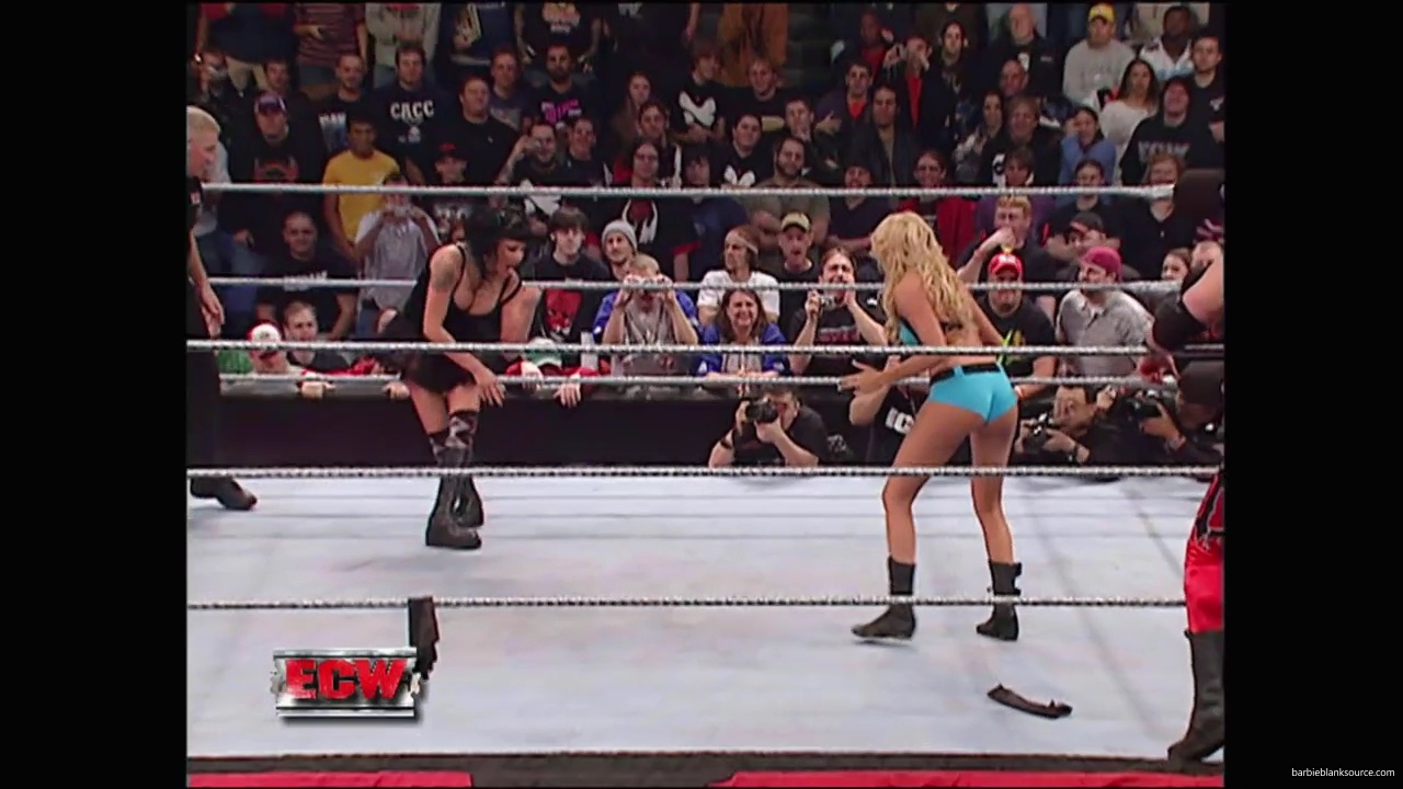 WWE_ECW_December_To_Dismember_2006_Ariel_Thorne_vs_Kelly_Knox_mp40489.jpg