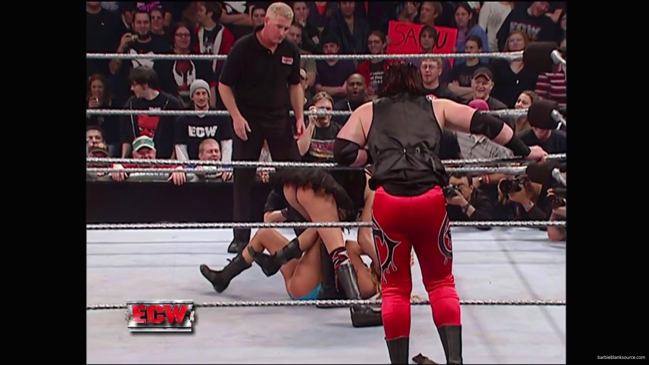 WWE_ECW_December_To_Dismember_2006_Ariel_Thorne_vs_Kelly_Knox_mp40497.jpg