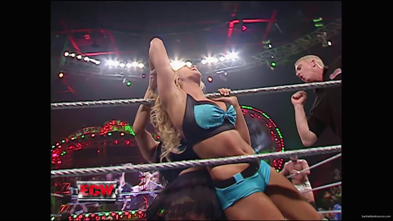 WWE_ECW_December_To_Dismember_2006_Ariel_Thorne_vs_Kelly_Knox_mp40506.jpg