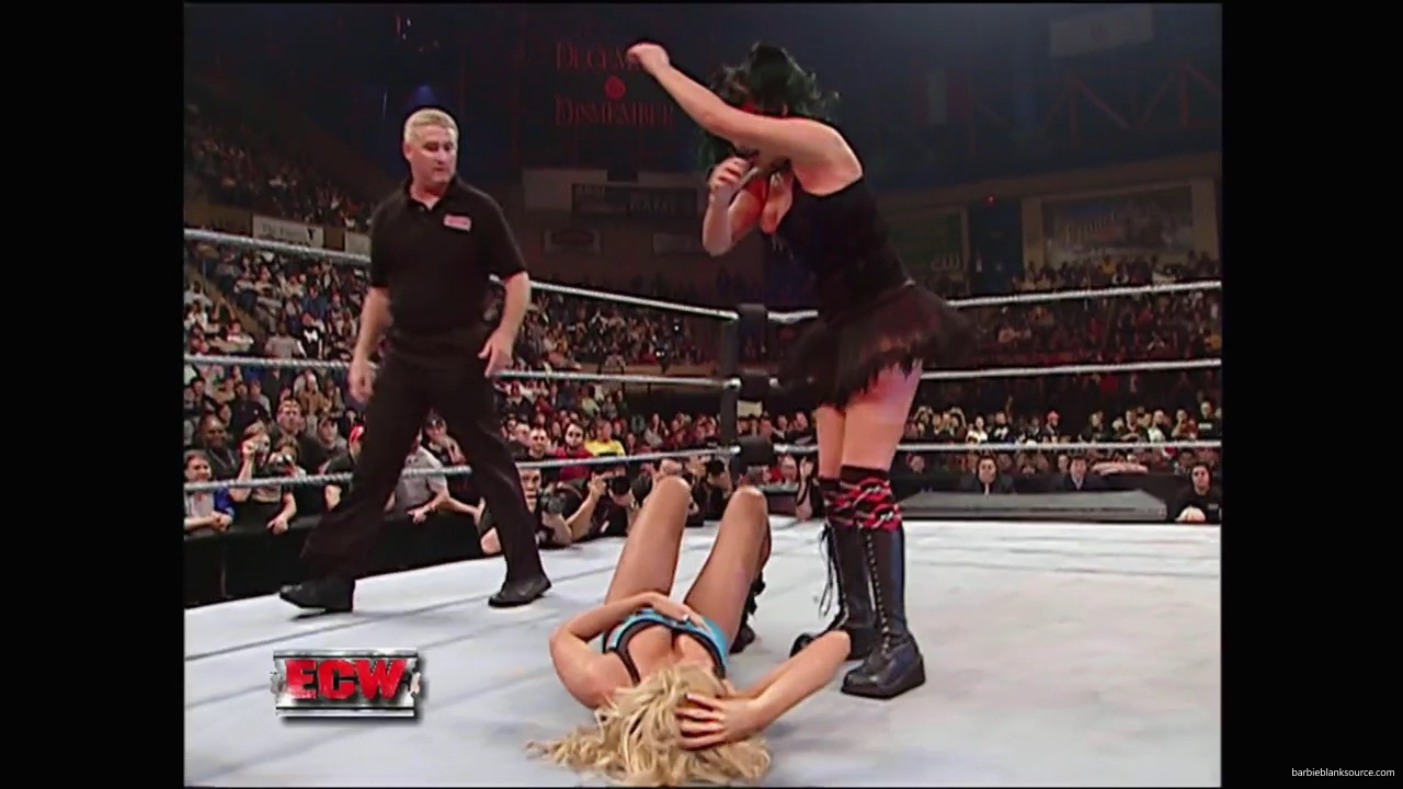WWE_ECW_December_To_Dismember_2006_Ariel_Thorne_vs_Kelly_Knox_mp40515.jpg
