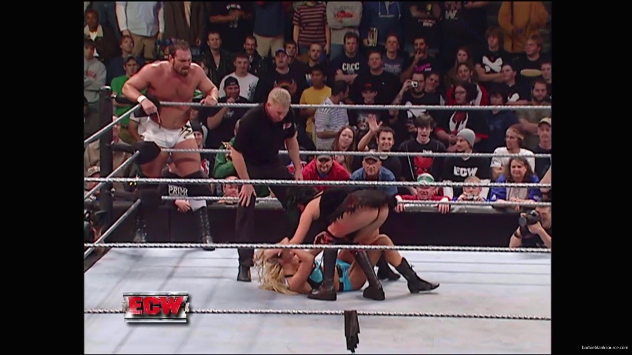 WWE_ECW_December_To_Dismember_2006_Ariel_Thorne_vs_Kelly_Knox_mp40517.jpg