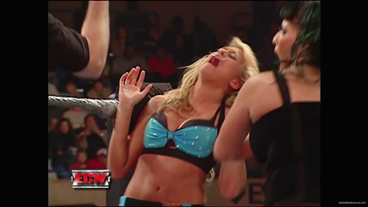 WWE_ECW_December_To_Dismember_2006_Ariel_Thorne_vs_Kelly_Knox_mp40549.jpg