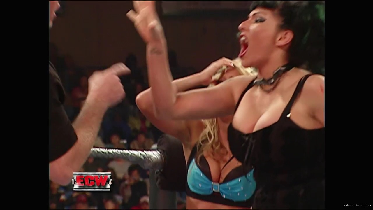 WWE_ECW_December_To_Dismember_2006_Ariel_Thorne_vs_Kelly_Knox_mp40550.jpg