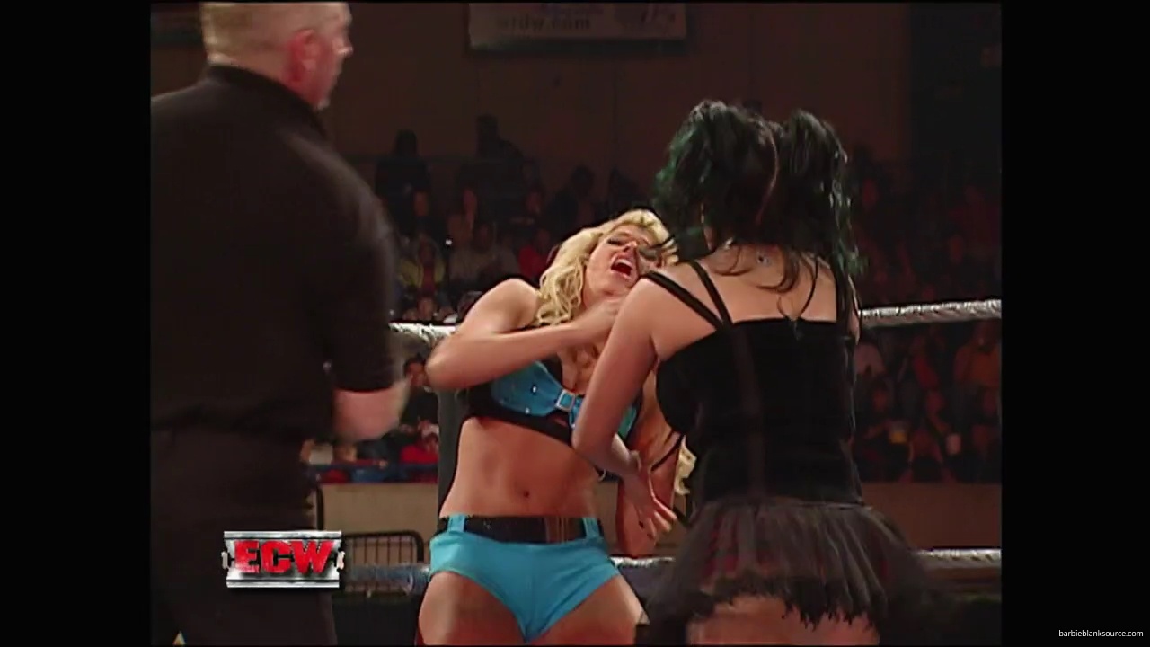 WWE_ECW_December_To_Dismember_2006_Ariel_Thorne_vs_Kelly_Knox_mp40555.jpg