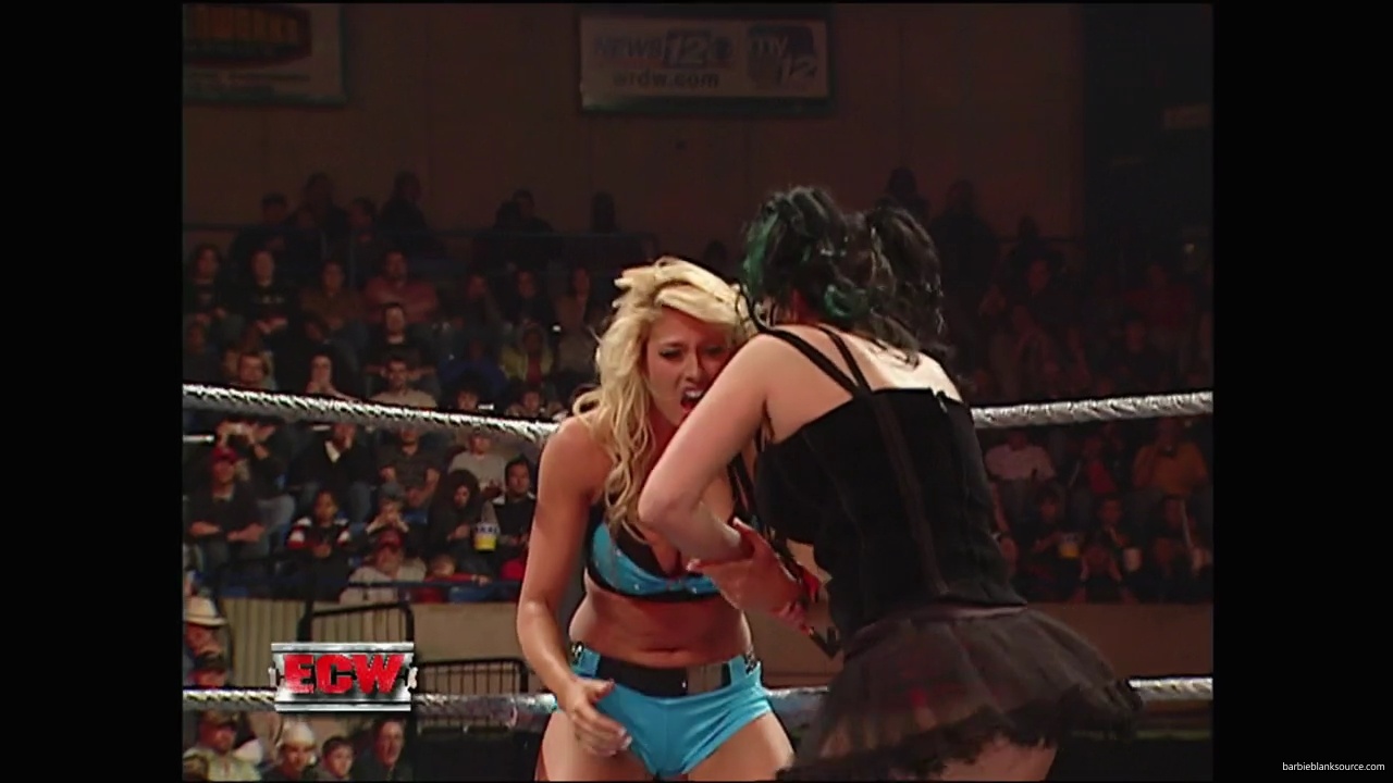 WWE_ECW_December_To_Dismember_2006_Ariel_Thorne_vs_Kelly_Knox_mp40556.jpg