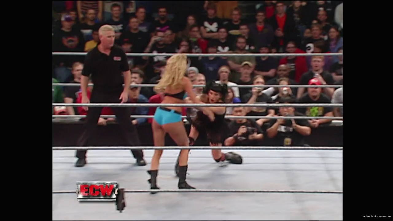 WWE_ECW_December_To_Dismember_2006_Ariel_Thorne_vs_Kelly_Knox_mp40558.jpg