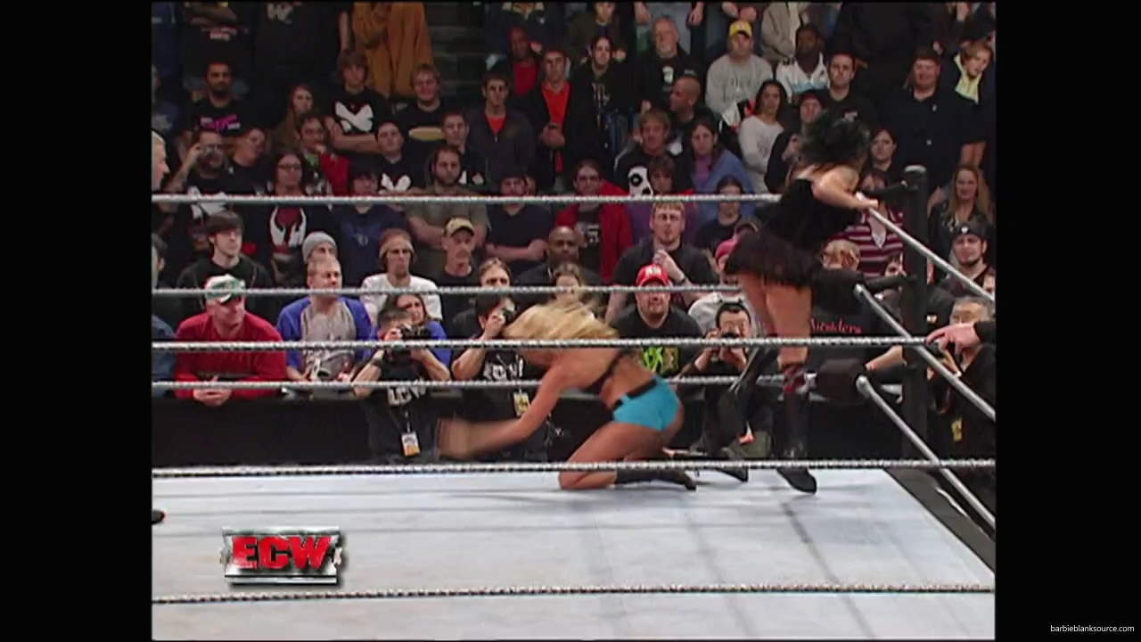 WWE_ECW_December_To_Dismember_2006_Ariel_Thorne_vs_Kelly_Knox_mp40561.jpg