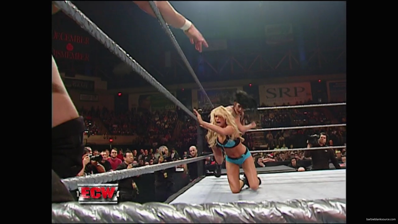 WWE_ECW_December_To_Dismember_2006_Ariel_Thorne_vs_Kelly_Knox_mp40565.jpg