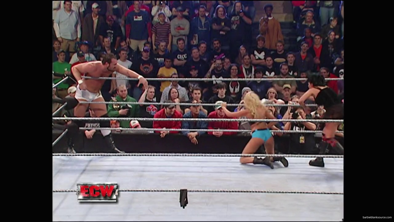 WWE_ECW_December_To_Dismember_2006_Ariel_Thorne_vs_Kelly_Knox_mp40570.jpg