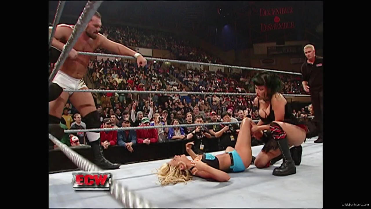 WWE_ECW_December_To_Dismember_2006_Ariel_Thorne_vs_Kelly_Knox_mp40574.jpg