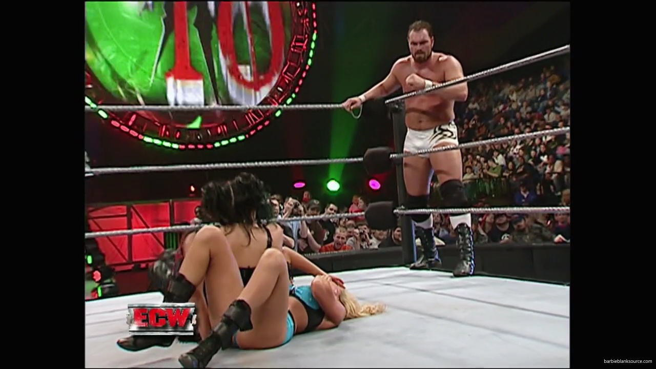 WWE_ECW_December_To_Dismember_2006_Ariel_Thorne_vs_Kelly_Knox_mp40582.jpg