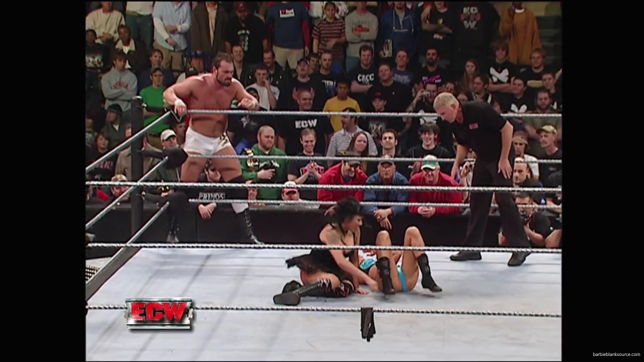 WWE_ECW_December_To_Dismember_2006_Ariel_Thorne_vs_Kelly_Knox_mp40583.jpg