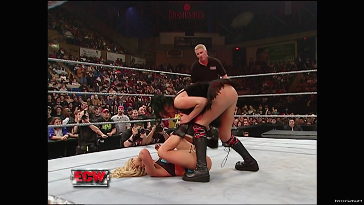 WWE_ECW_December_To_Dismember_2006_Ariel_Thorne_vs_Kelly_Knox_mp40586.jpg