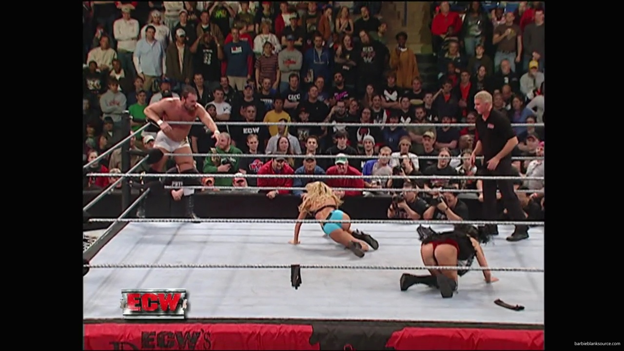 WWE_ECW_December_To_Dismember_2006_Ariel_Thorne_vs_Kelly_Knox_mp40588.jpg