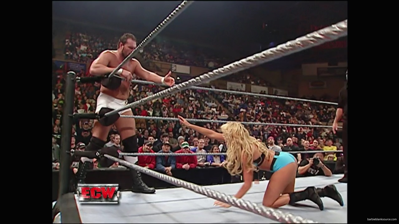 WWE_ECW_December_To_Dismember_2006_Ariel_Thorne_vs_Kelly_Knox_mp40591.jpg