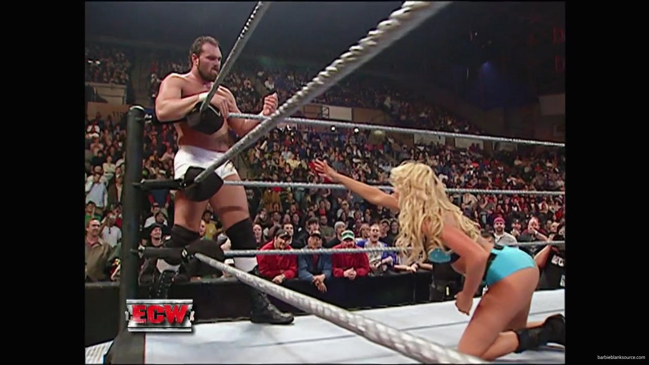 WWE_ECW_December_To_Dismember_2006_Ariel_Thorne_vs_Kelly_Knox_mp40593.jpg
