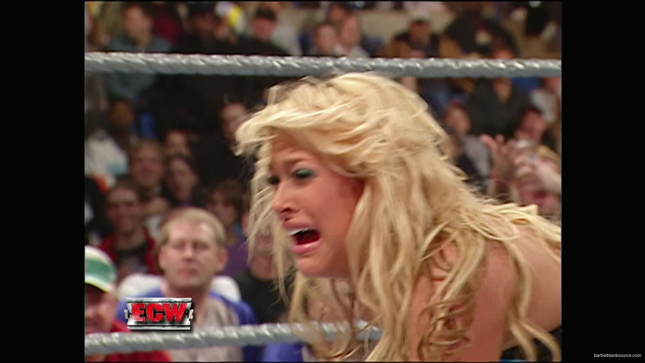 WWE_ECW_December_To_Dismember_2006_Ariel_Thorne_vs_Kelly_Knox_mp40607.jpg