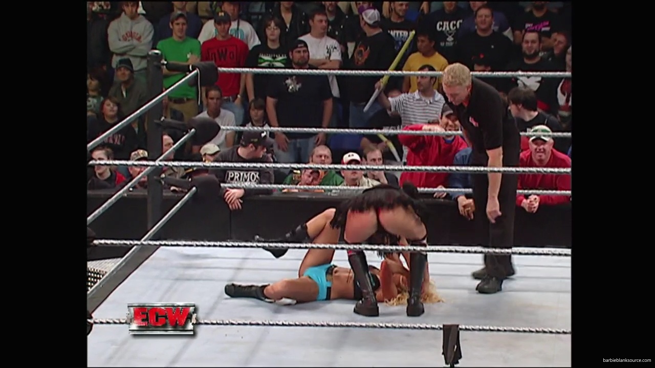 WWE_ECW_December_To_Dismember_2006_Ariel_Thorne_vs_Kelly_Knox_mp40625.jpg