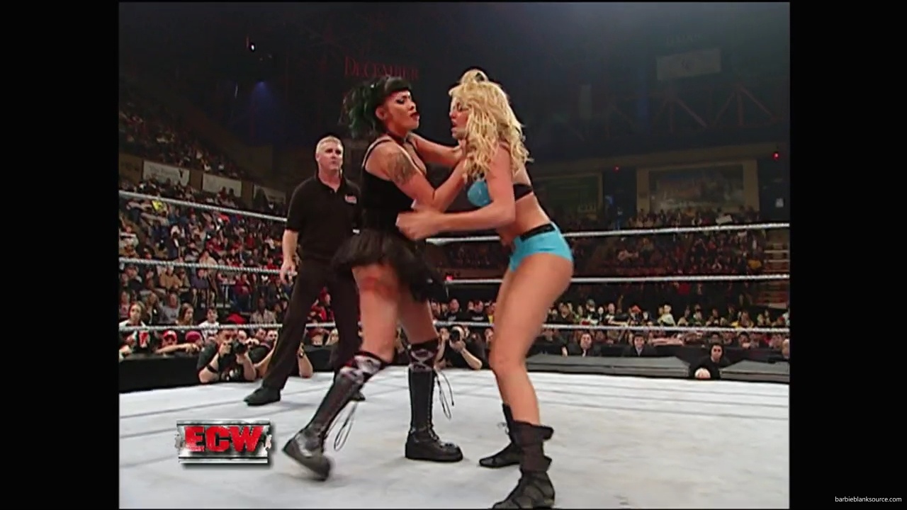 WWE_ECW_December_To_Dismember_2006_Ariel_Thorne_vs_Kelly_Knox_mp40629.jpg