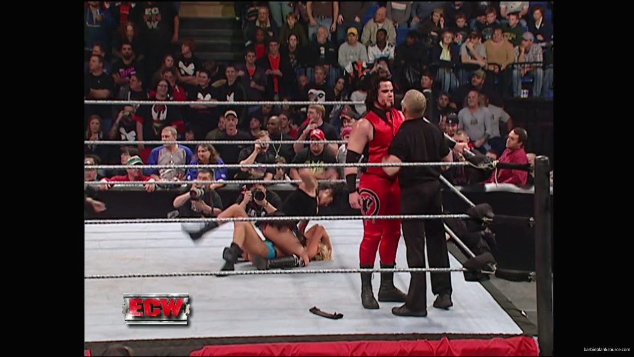 WWE_ECW_December_To_Dismember_2006_Ariel_Thorne_vs_Kelly_Knox_mp40670.jpg