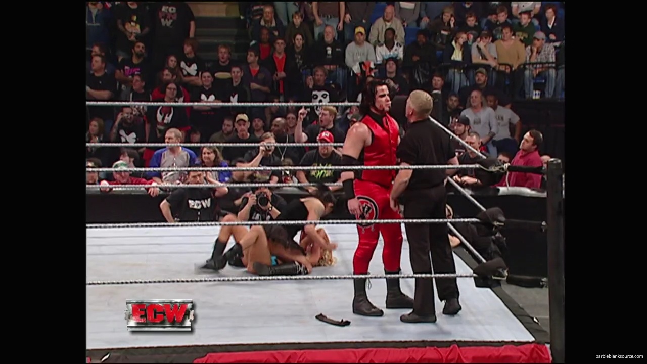 WWE_ECW_December_To_Dismember_2006_Ariel_Thorne_vs_Kelly_Knox_mp40671.jpg