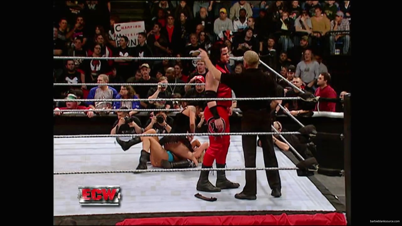 WWE_ECW_December_To_Dismember_2006_Ariel_Thorne_vs_Kelly_Knox_mp40675.jpg