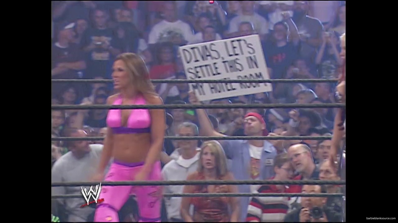 WWE_Summerslam_2007_Divas_Battle_Royal_mp40135.jpg