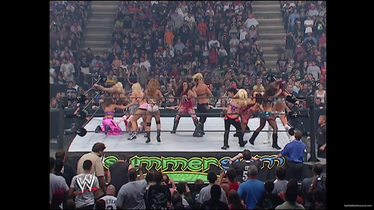 WWE_Summerslam_2007_Divas_Battle_Royal_mp40160.jpg