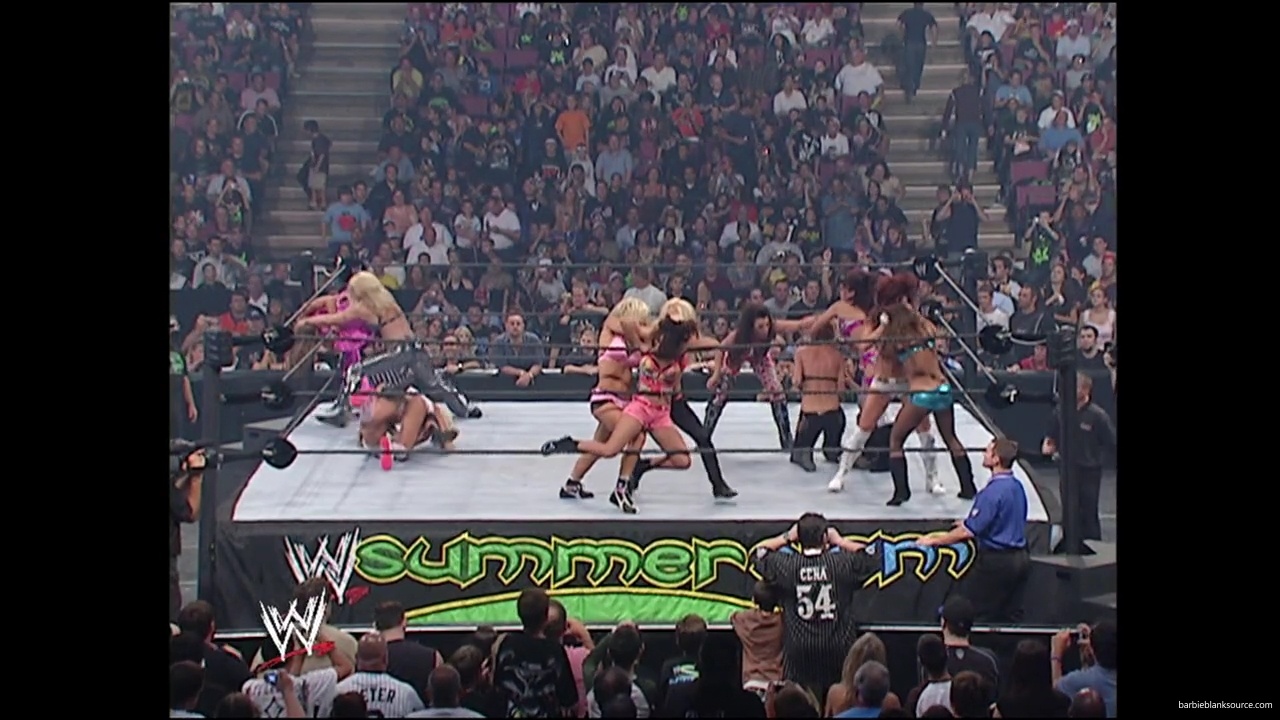 WWE_Summerslam_2007_Divas_Battle_Royal_mp40170.jpg