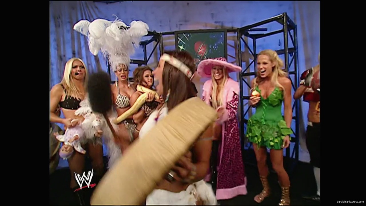 WWE_Cyber_Sunday_2007_Divas_Segments_mp42096.jpg
