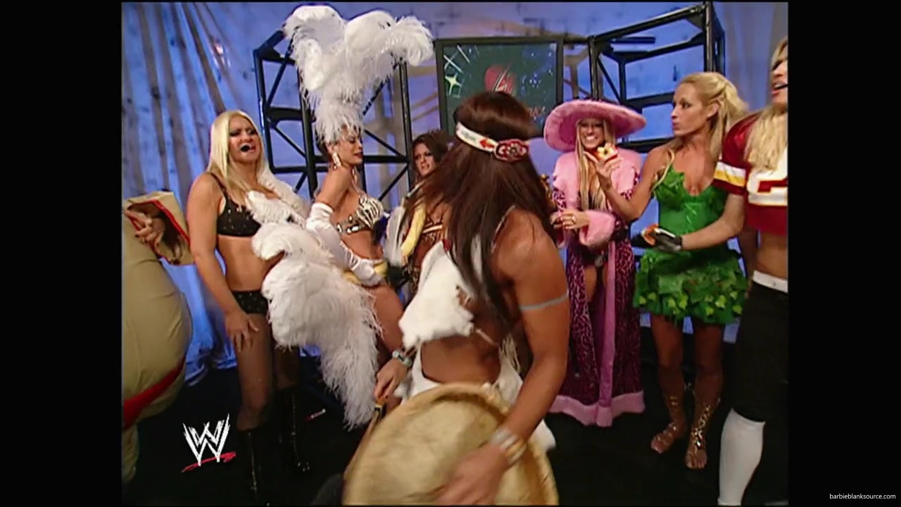 WWE_Cyber_Sunday_2007_Divas_Segments_mp42103.jpg