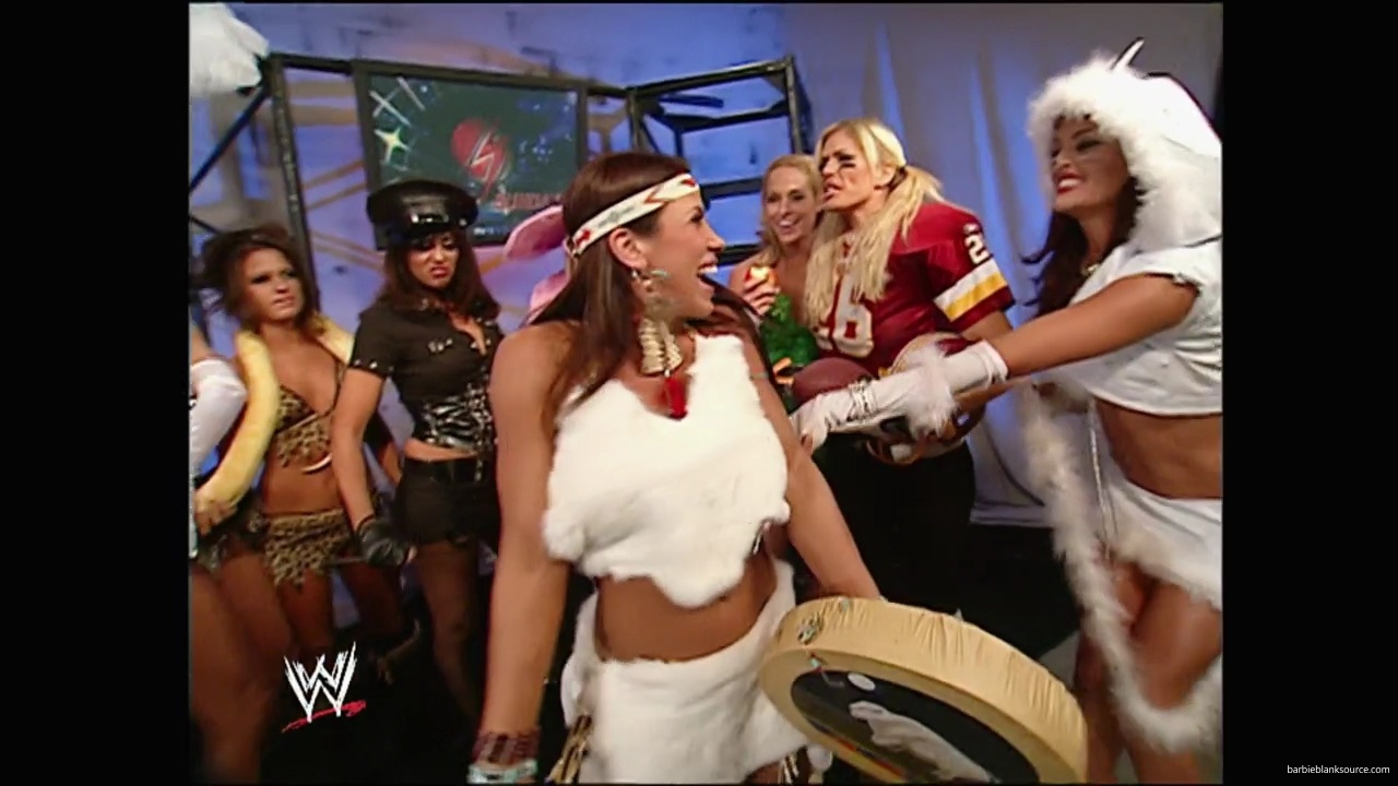 WWE_Cyber_Sunday_2007_Divas_Segments_mp42106.jpg