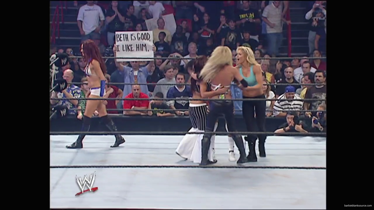 WWE_Survivor_Series_2007_Beth_Jillian_Layla_Melina_Victoria_vs_Kelly_Maria_Michelle_Mickie_Torrie_mp40481.jpg