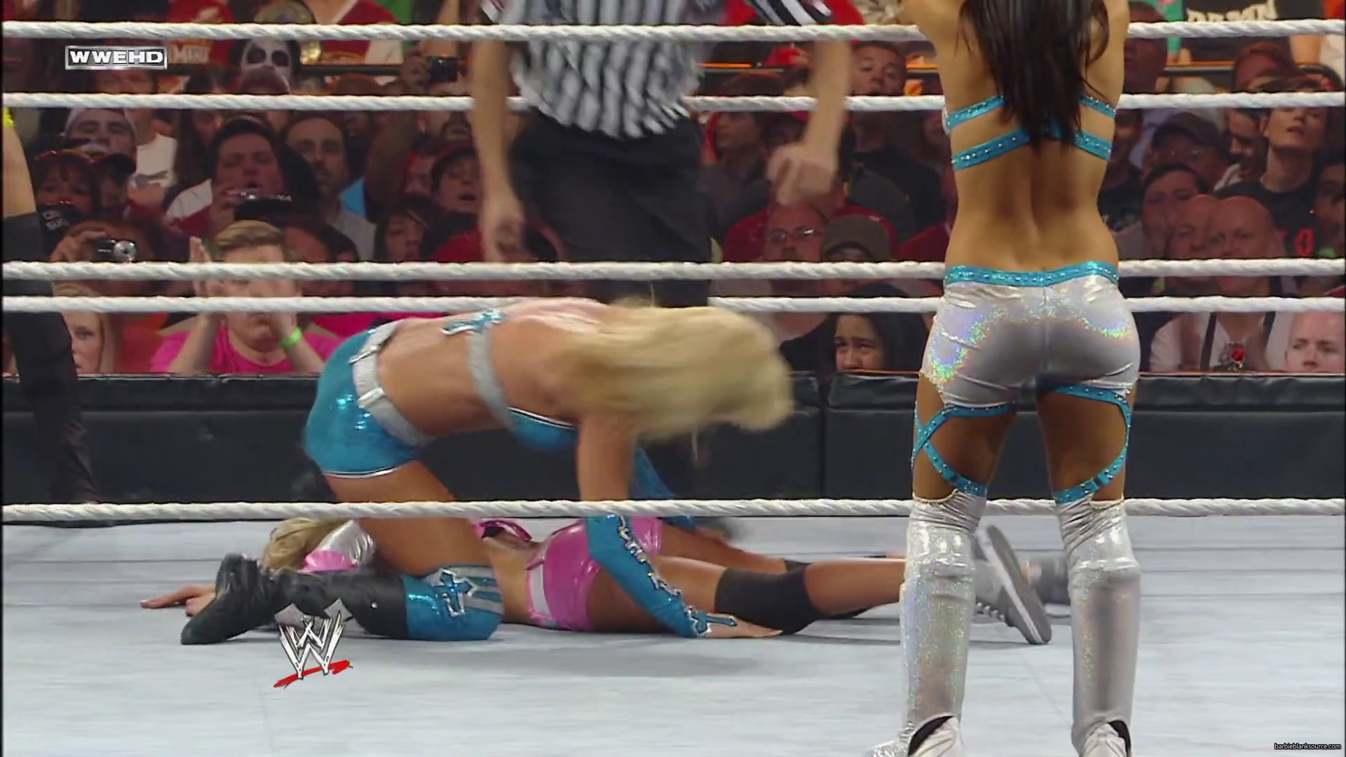 WWE_Wrestlemania_26_Alicia_Layla_Maryse_Michelle_Vickie_vs_Beth_Eve_Gail_Kelly_Mickie_mp41654.jpg