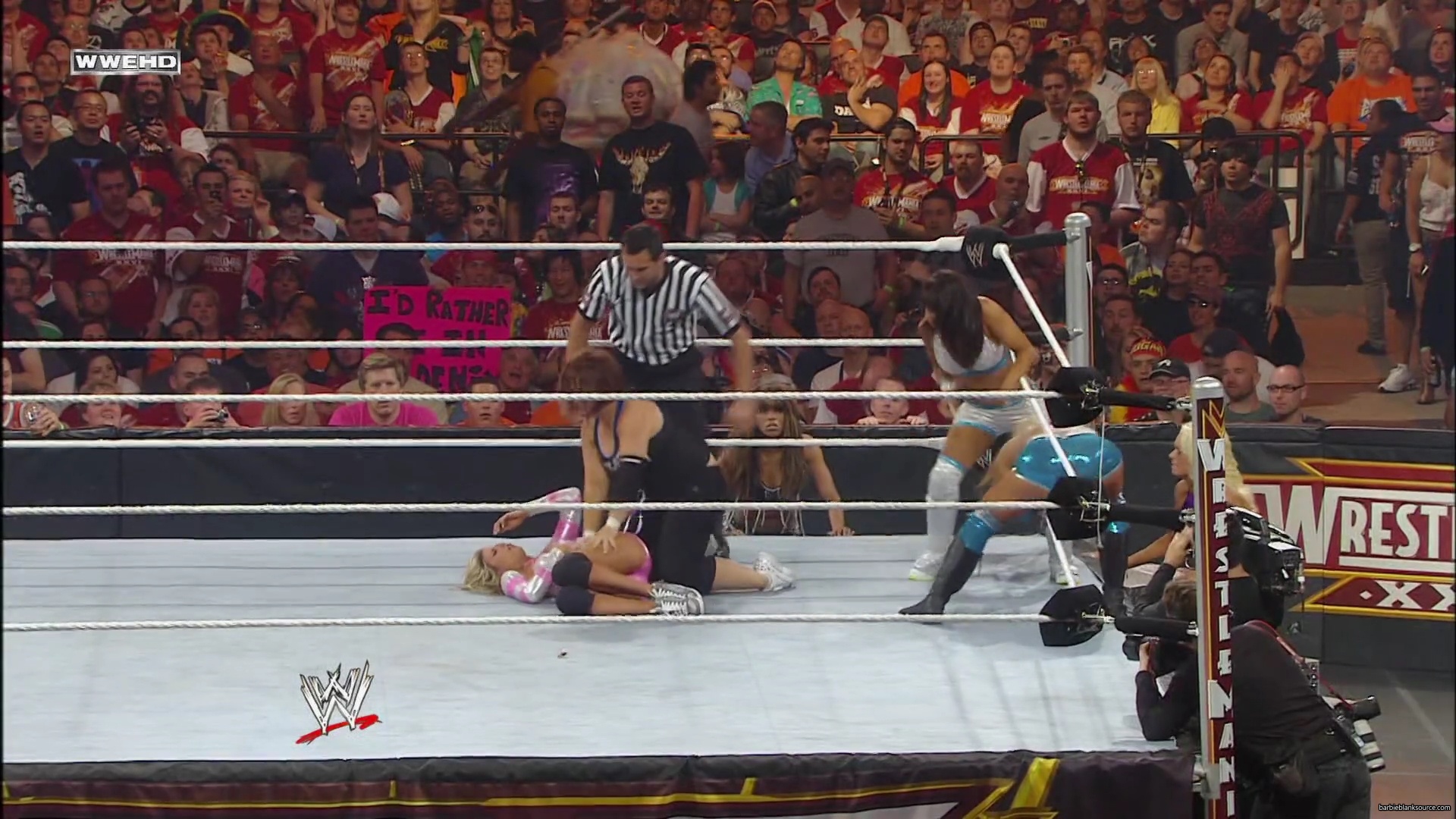 WWE_Wrestlemania_26_Alicia_Layla_Maryse_Michelle_Vickie_vs_Beth_Eve_Gail_Kelly_Mickie_mp41768.jpg