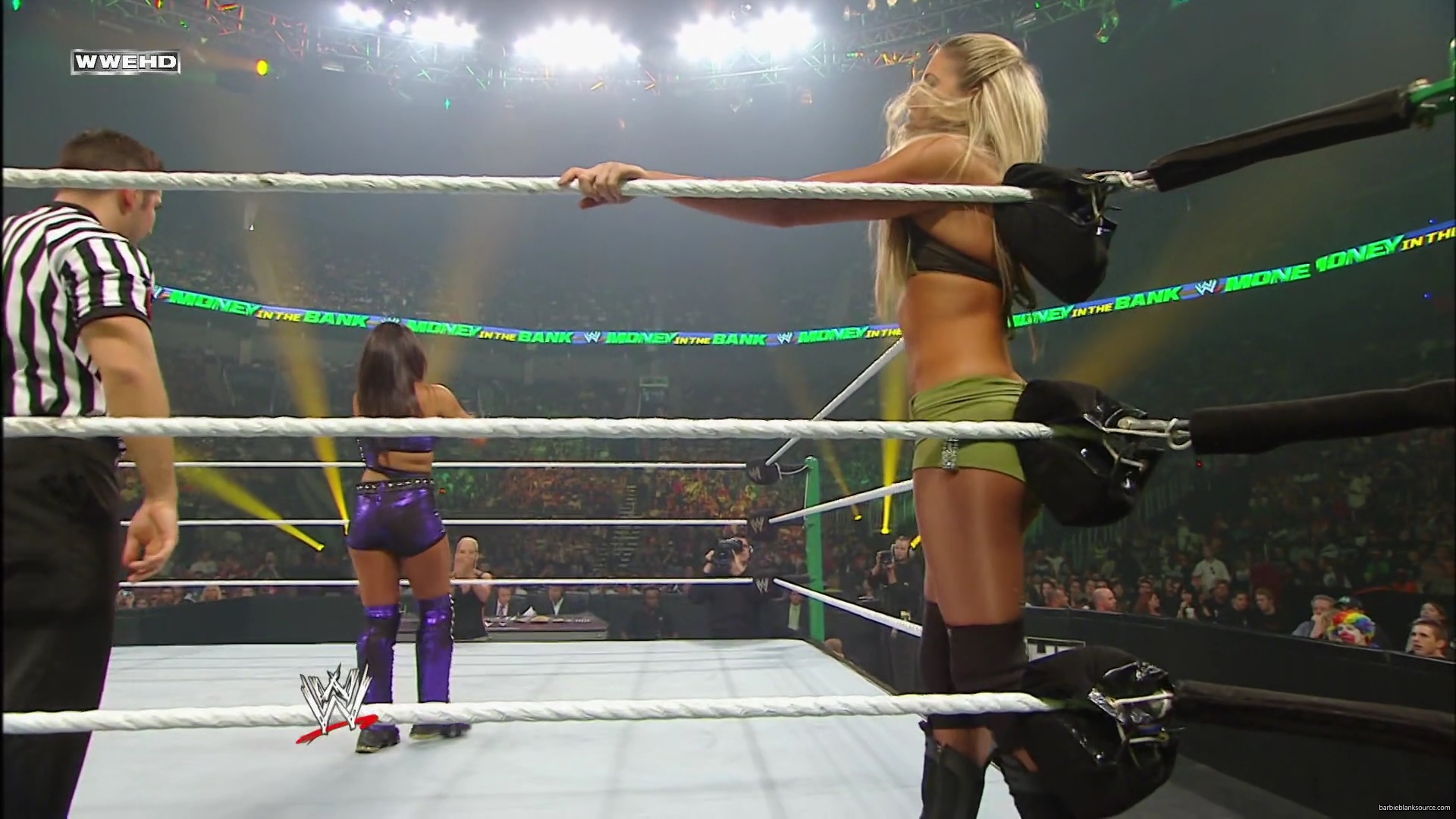 WWE_Money_In_The_Bank_2010_Kelly_vs_Layla_mp40332.jpg