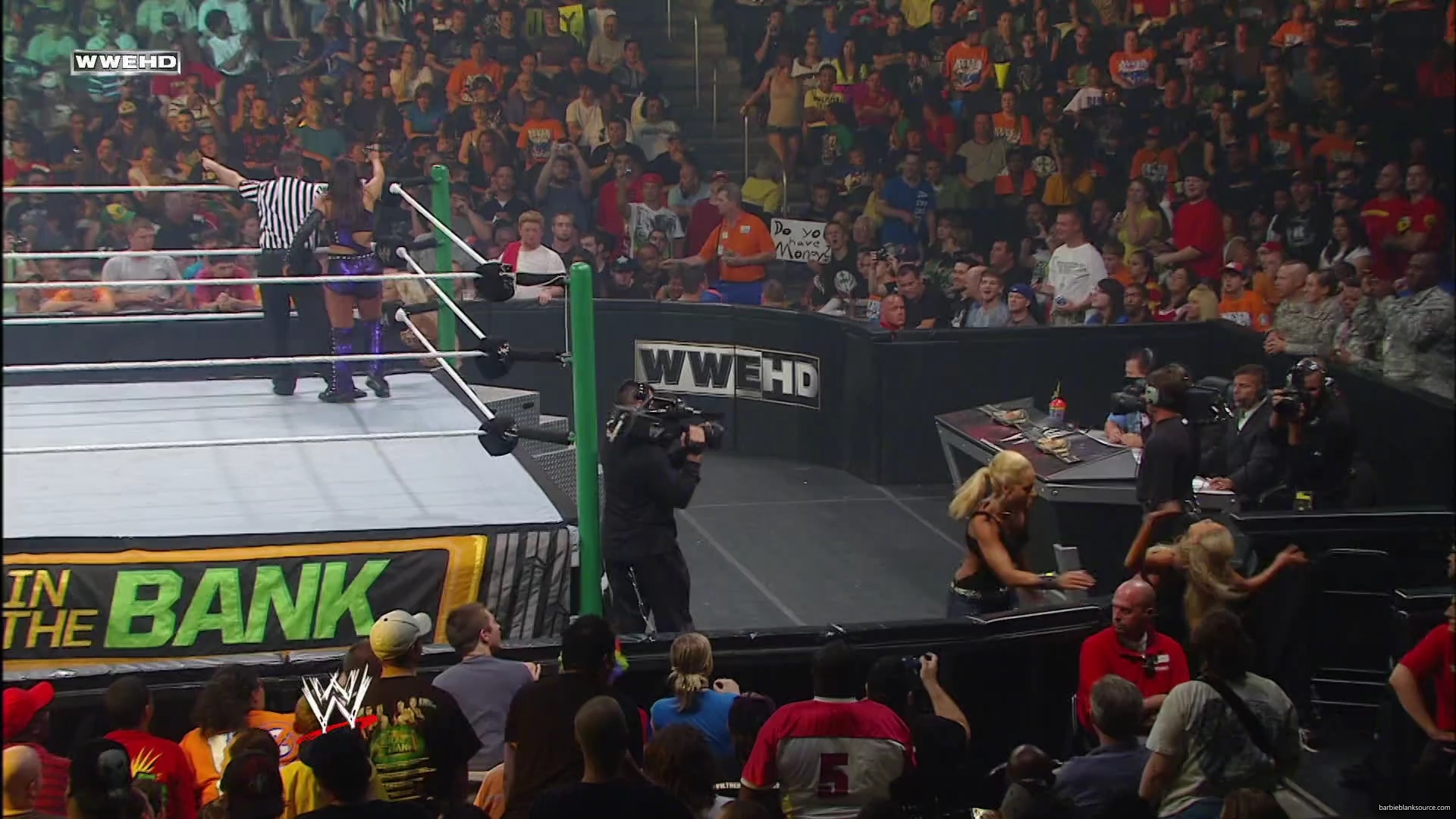 WWE_Money_In_The_Bank_2010_Kelly_vs_Layla_mp40471.jpg