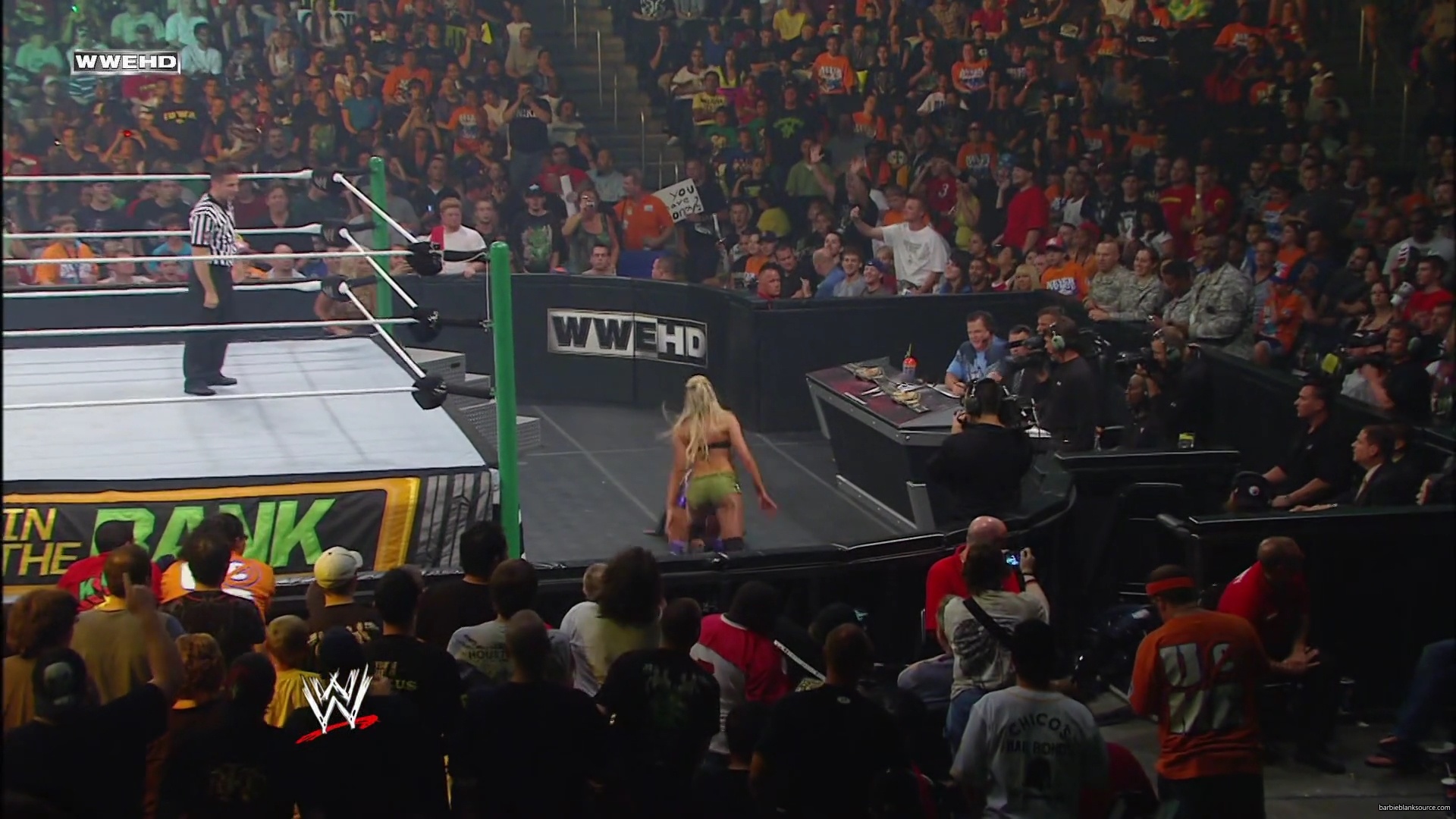 WWE_Money_In_The_Bank_2010_Kelly_vs_Layla_mp40493.jpg