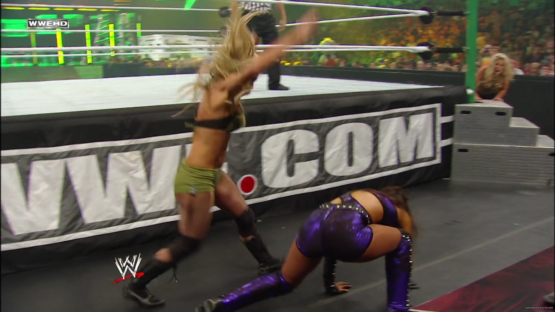 WWE_Money_In_The_Bank_2010_Kelly_vs_Layla_mp40494.jpg