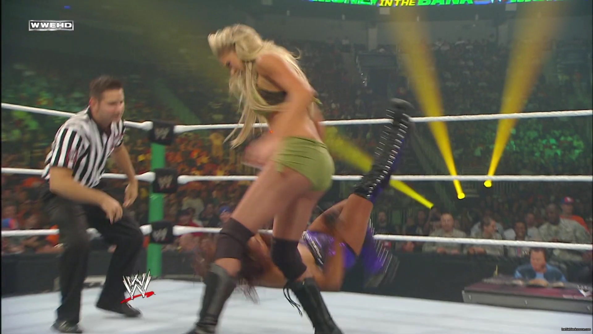WWE_Money_In_The_Bank_2010_Kelly_vs_Layla_mp40502.jpg