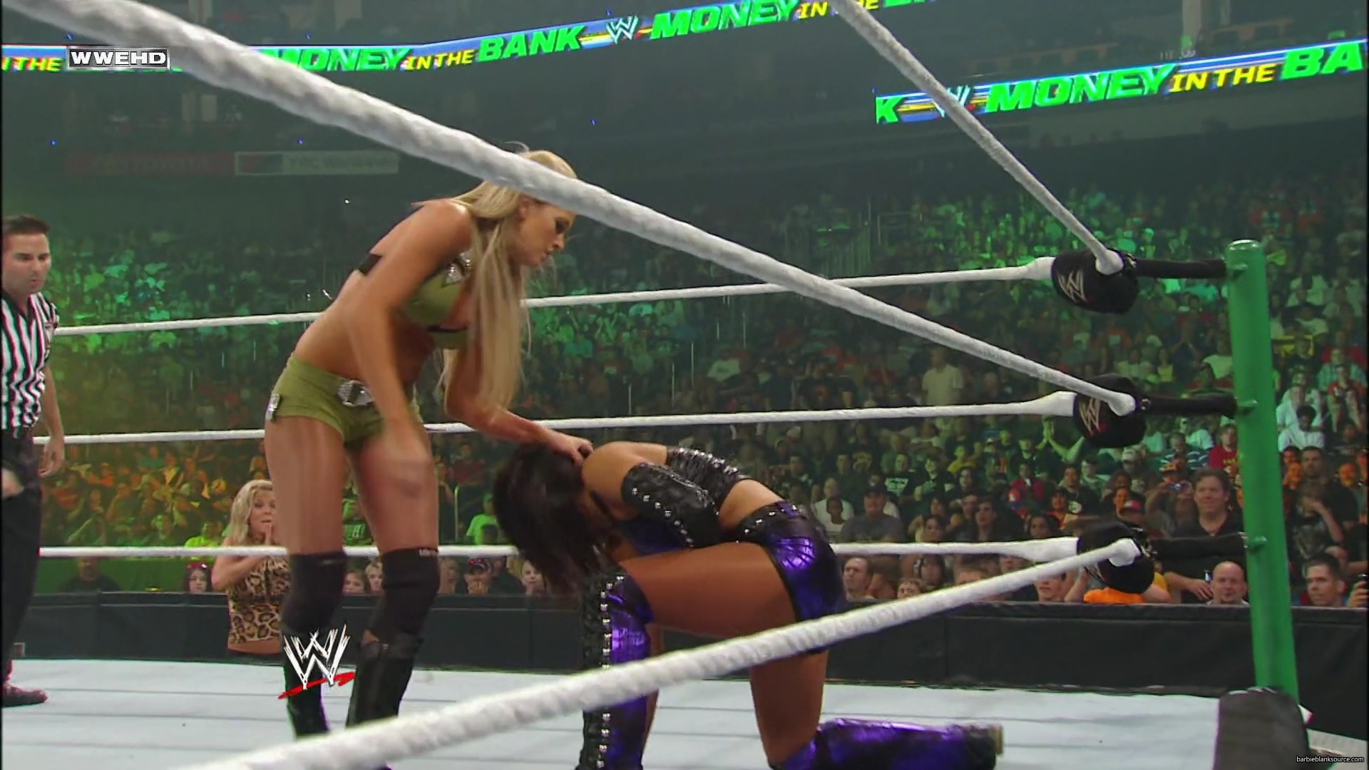 WWE_Money_In_The_Bank_2010_Kelly_vs_Layla_mp40521.jpg