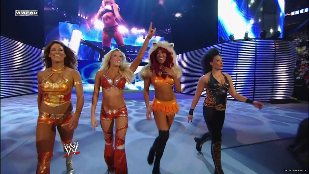 WWE_Royal_Rumble_2012_Alicia_Eve_Kelly_Tamina_vs_Bella_Twins_Beth_Natalya_mp40518.jpg